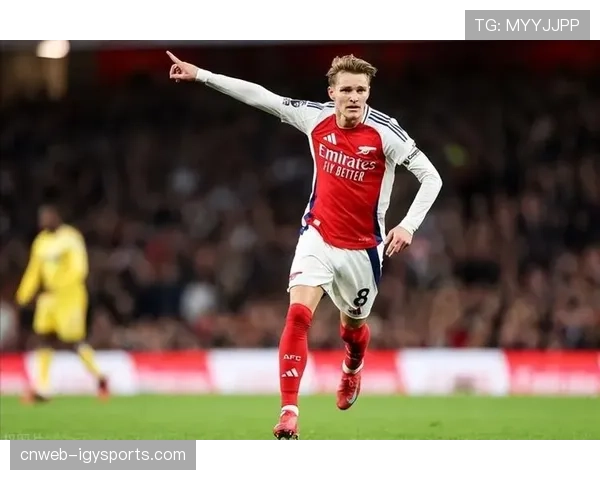 厄德高可能后撤踢后腰，阿森纳破解曼城高位压迫的战术构想